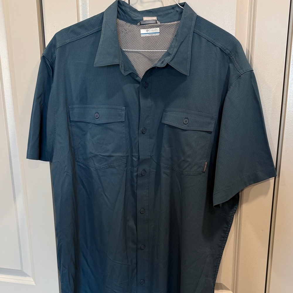 Columbia Men's Dark Teal Button Down Shirt